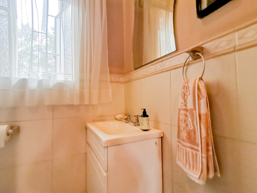 7 Bedroom Property for Sale in Parklands Western Cape
